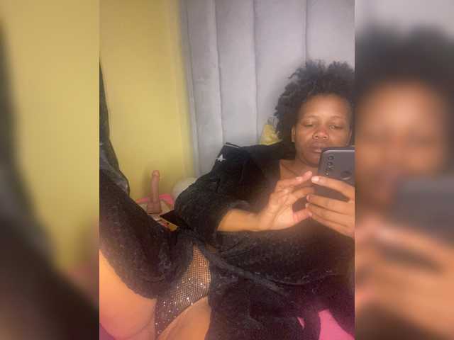 SexyBaddie live cam on BongaCams