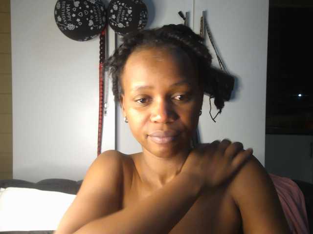 SexyBaddie live cam on BongaCams