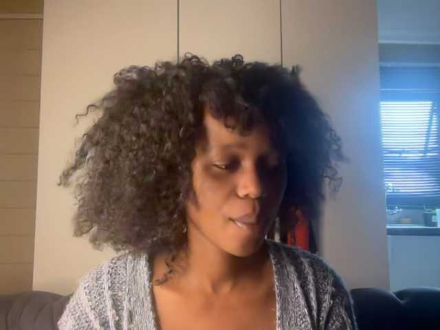 SexyBaddie's BongaCams show and profile