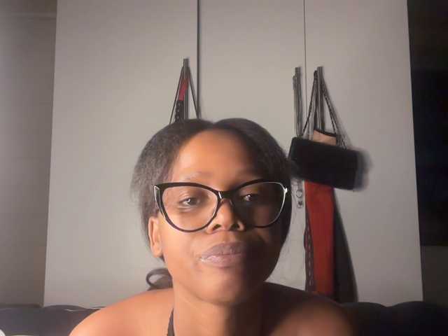 SexyBaddie live cam on BongaCams