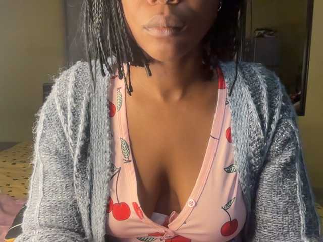 SexyBaddie live cam on BongaCams