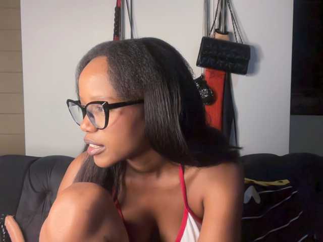 SexyBaddie live cam on BongaCams