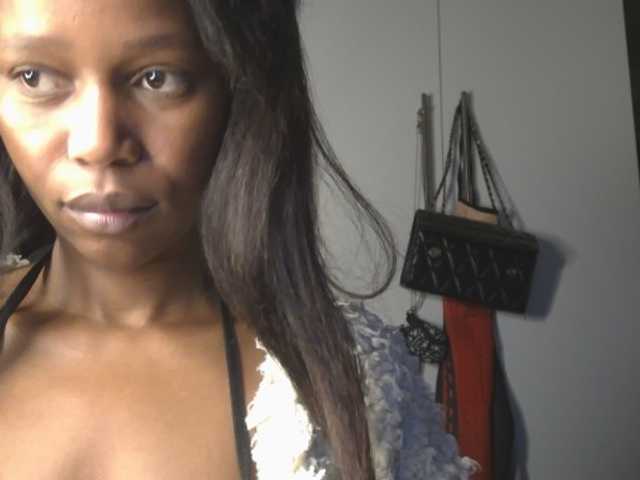 SexyBaddie live cam on BongaCams