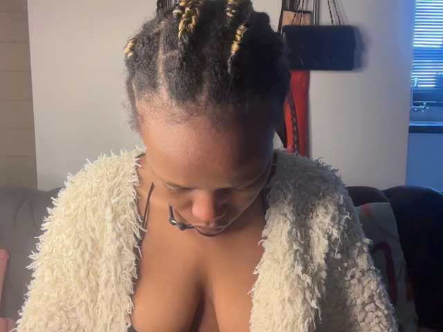SexyBaddie live cam on BongaCams