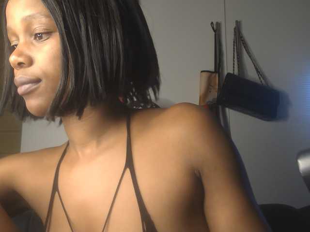 SexyBaddie live cam on BongaCams