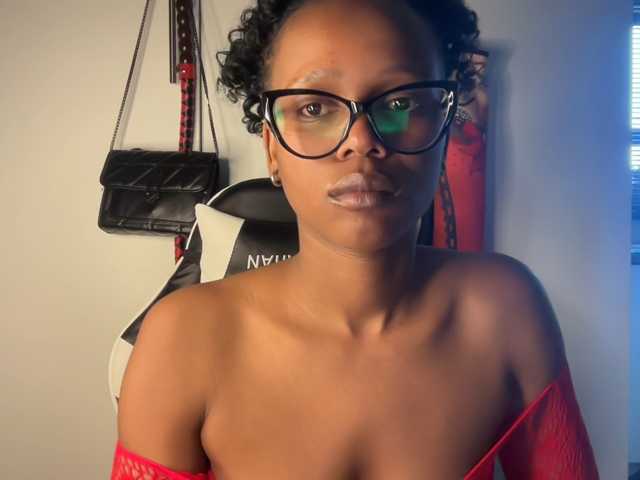 SexyBaddie live cam on BongaCams
