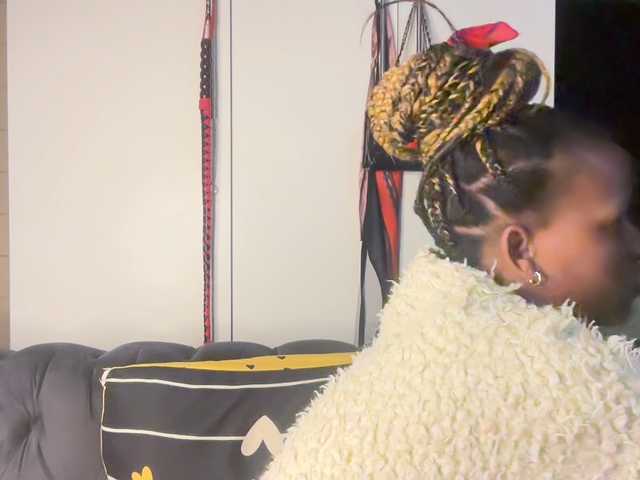 SexyBaddie live cam on BongaCams