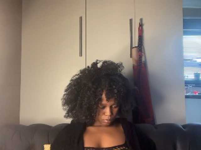 SexyBaddie's BongaCams show and profile