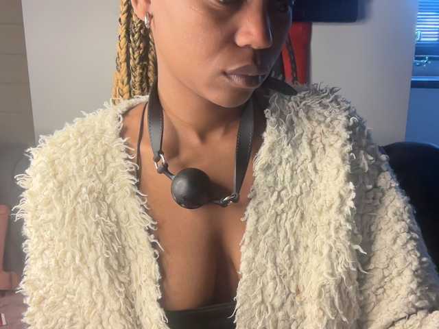 SexyBaddie live cam on BongaCams