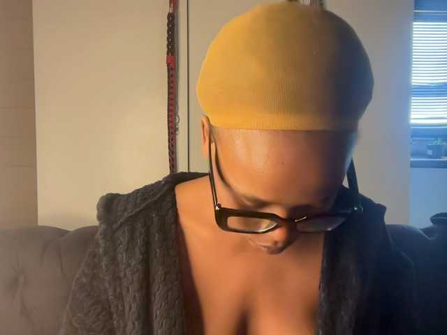 SexyBaddie live cam on BongaCams