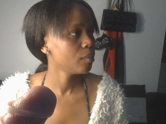 SexyBaddie live cam on BongaCams