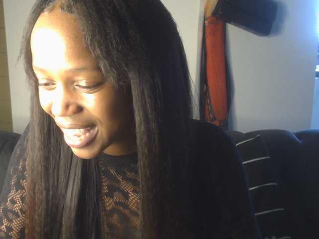 SexyBaddie live cam on BongaCams