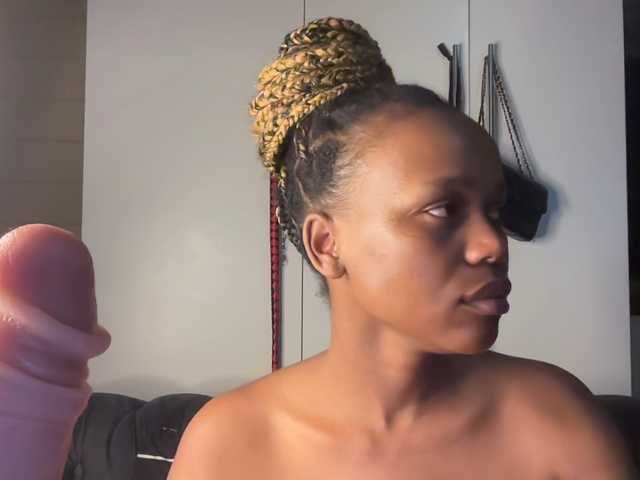 SexyBaddie live cam on BongaCams
