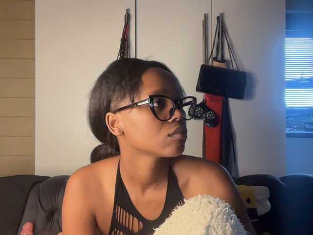 SexyBaddie live cam on BongaCams