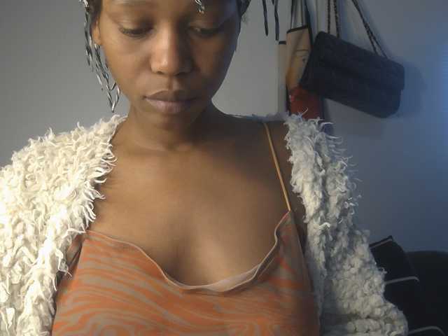 SexyBaddie live cam on BongaCams