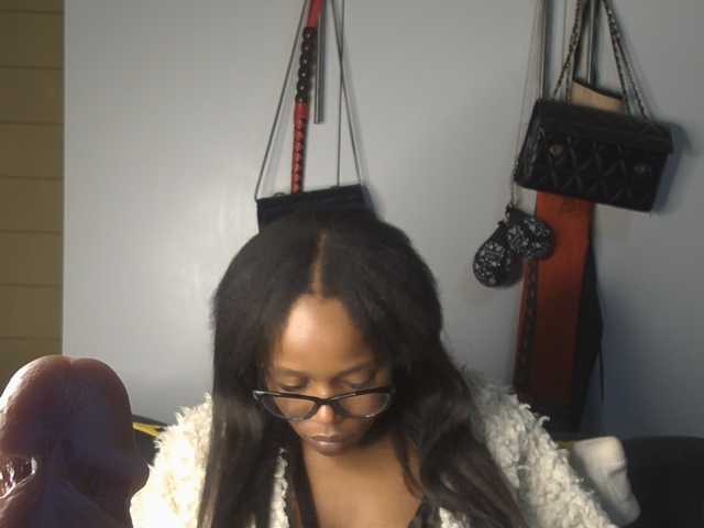 SexyBaddie live cam on BongaCams