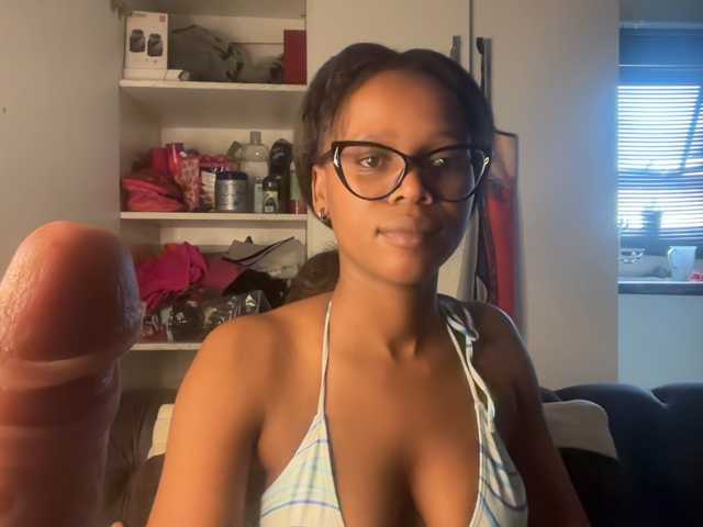 SexyBaddie live cam on BongaCams