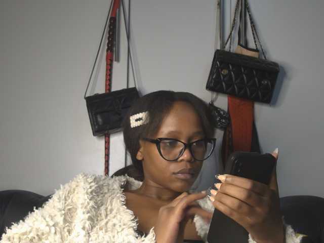 SexyBaddie live cam on BongaCams