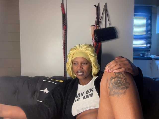 SexyBaddie live cam on BongaCams
