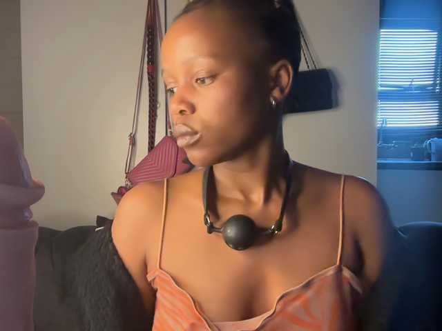 SexyBaddie live cam on BongaCams