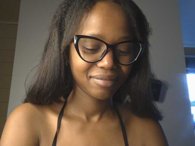 SexyBaddie live cam on BongaCams