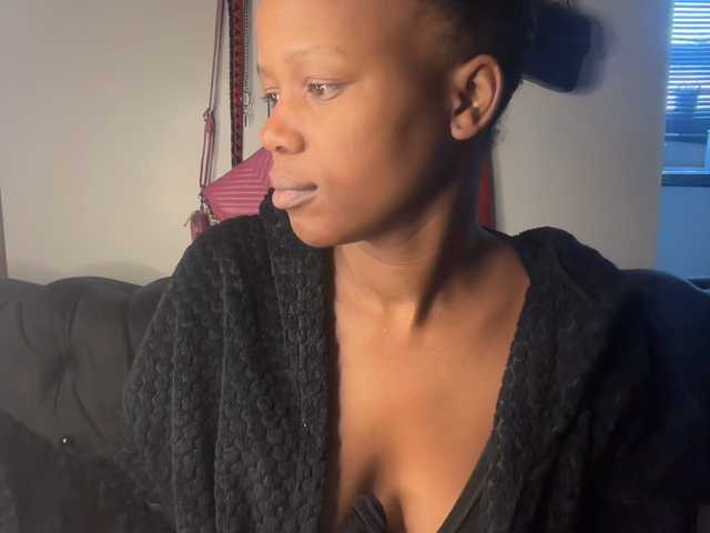 SexyBaddie live cam on BongaCams