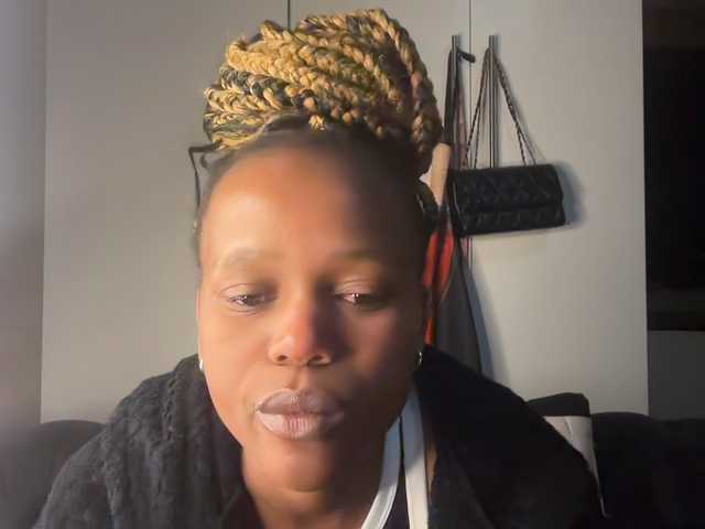 SexyBaddie live cam on BongaCams