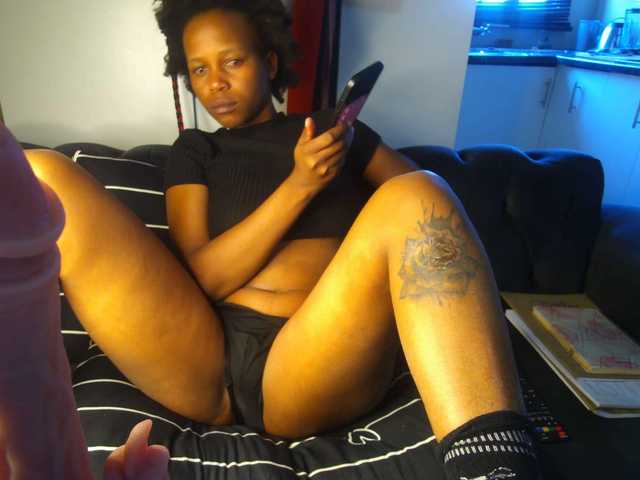 SexyBaddie live cam on BongaCams