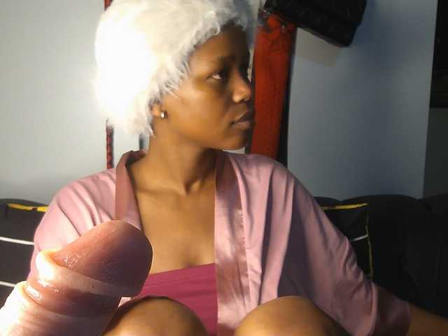 SexyBaddie live cam on BongaCams