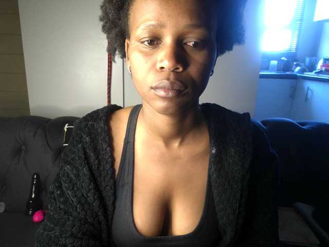 SexyBaddie live cam on BongaCams
