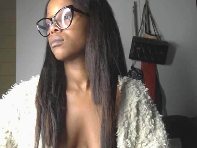SexyBaddie live cam on BongaCams