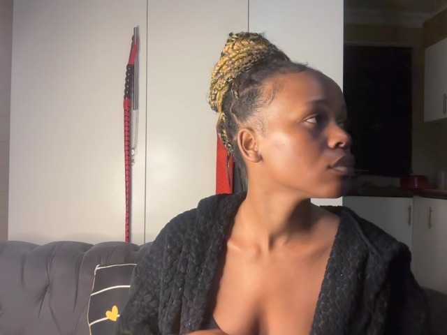 SexyBaddie live cam on BongaCams