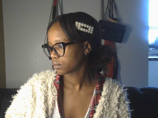 SexyBaddie live cam on BongaCams