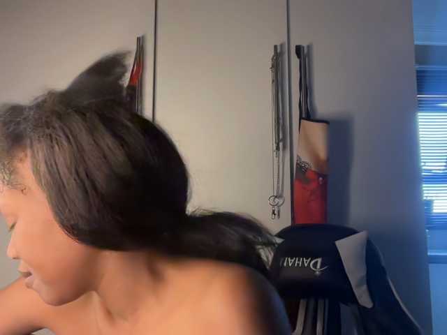 SexyBaddie live cam on BongaCams