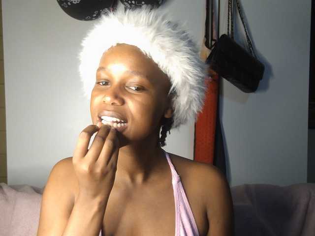 SexyBaddie live cam on BongaCams