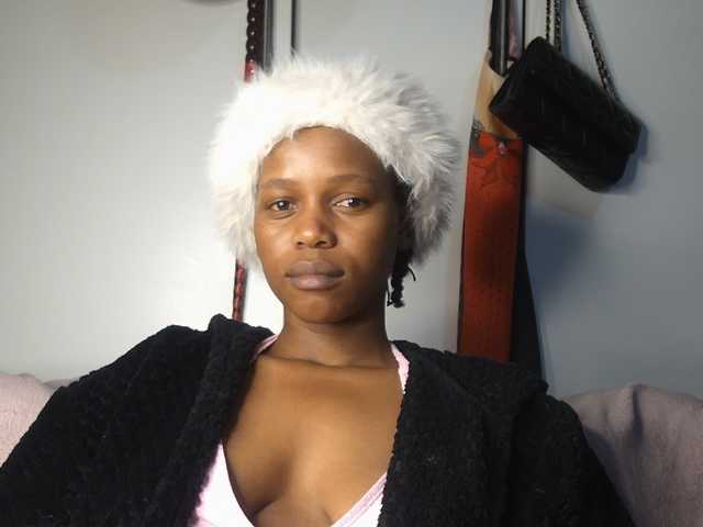 SexyBaddie live cam on BongaCams