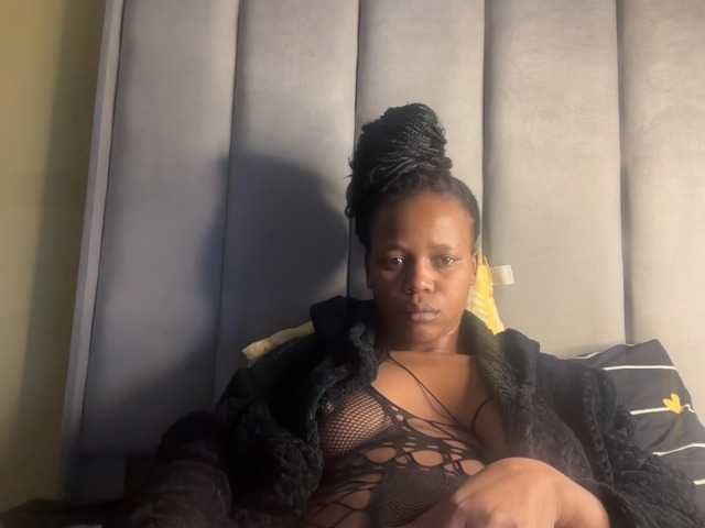 SexyBaddie live cam on BongaCams