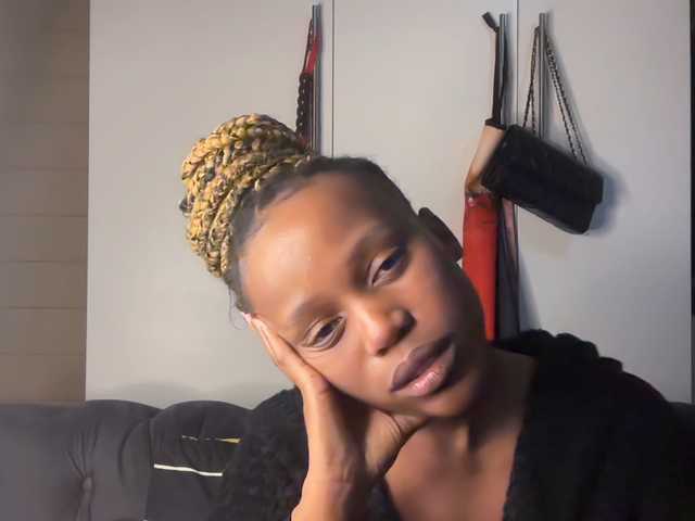 SexyBaddie live cam on BongaCams