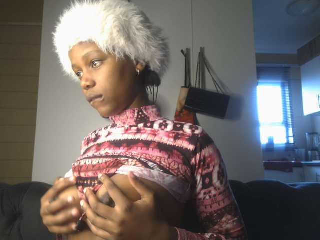 SexyBaddie live cam on BongaCams