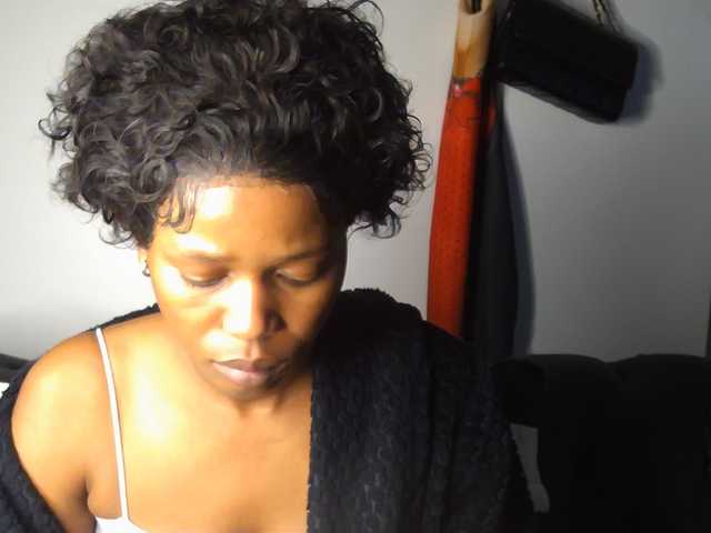SexyBaddie live cam on BongaCams