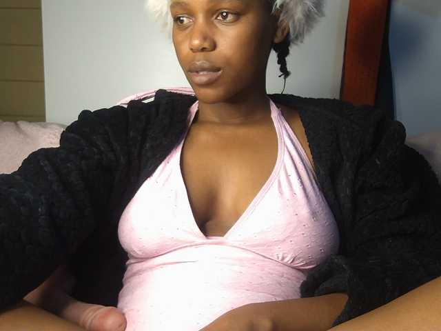 SexyBaddie live cam on BongaCams