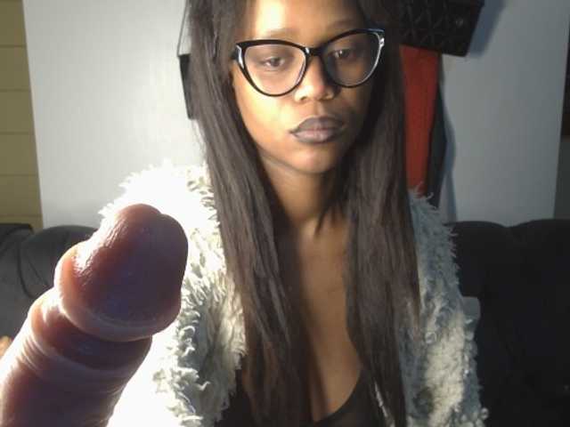 SexyBaddie live cam on BongaCams