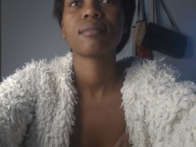 SexyBaddie live cam on BongaCams