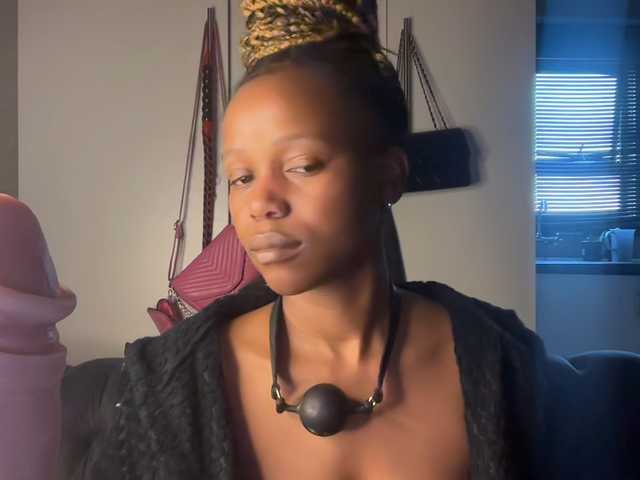 SexyBaddie live cam on BongaCams