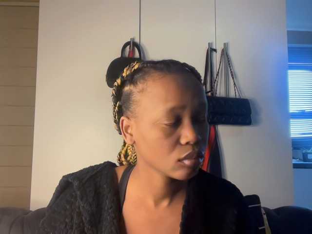 SexyBaddie live cam on BongaCams