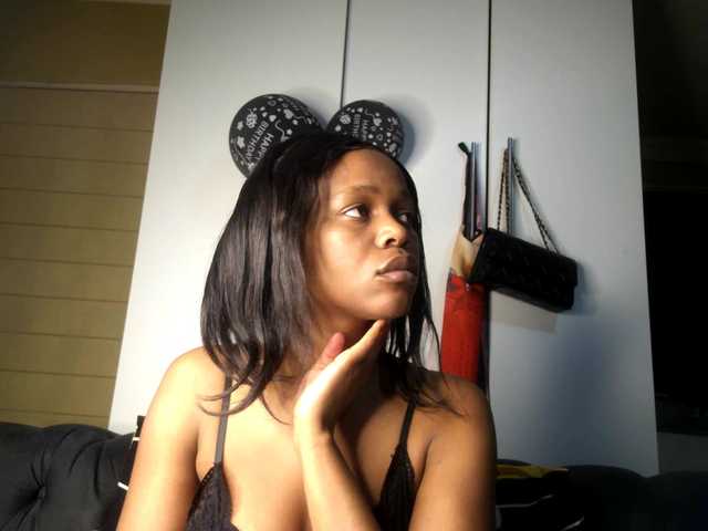 SexyBaddie live cam on BongaCams