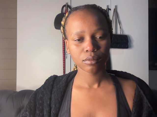SexyBaddie live cam on BongaCams