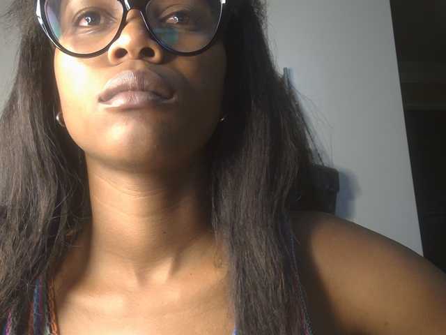 SexyBaddie live cam on BongaCams