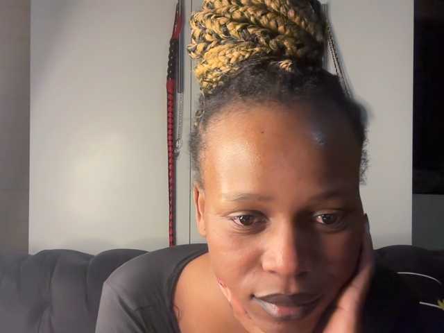SexyBaddie live cam on BongaCams