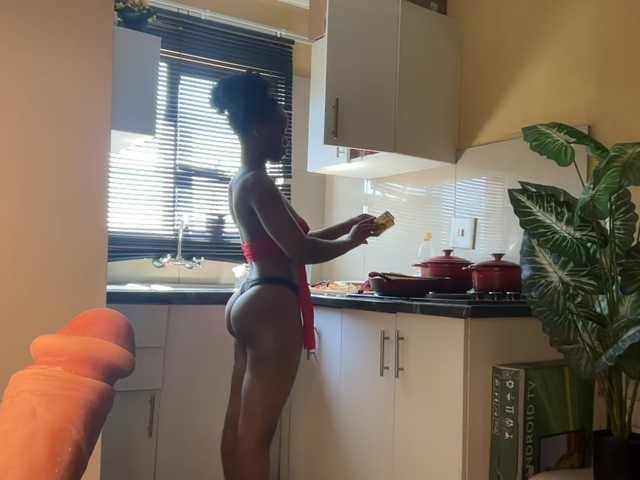 SexyBaddie live cam on BongaCams